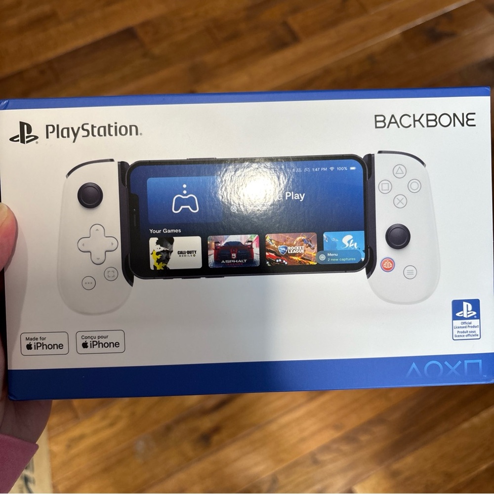New in Box Sony PlayStation Backbone Controller - White for iPhone 14 and older